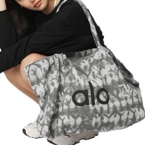 NWOT Alo tote bag